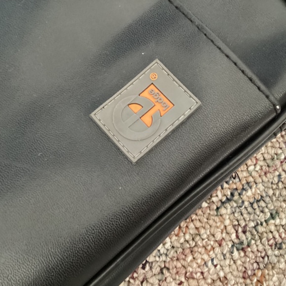 E BAGS laptop, briefcase, travel bag w free gifts - Picture 4 of 10